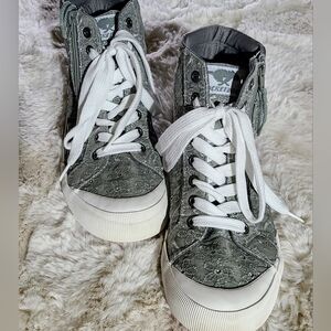 EUC - ROCKET DOG, GRAY, HIGH-TOP SNEAKERS
